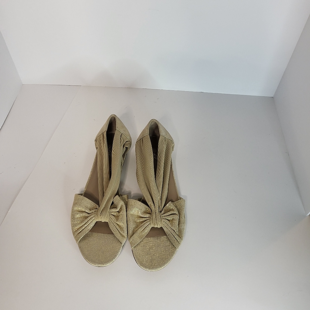 Donald Pliner sandal